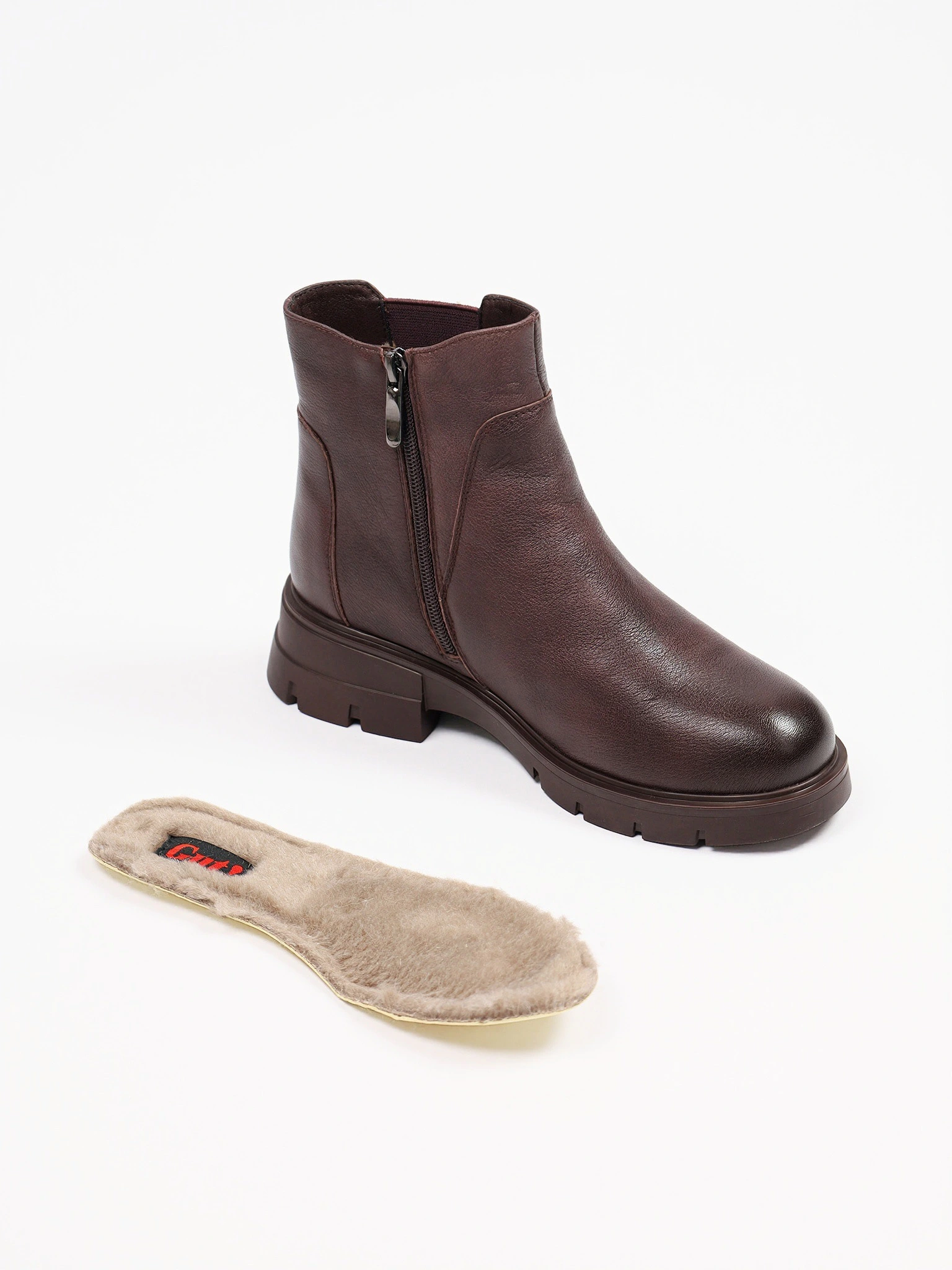 Ботинки бордового цвета с эластичной вставкой